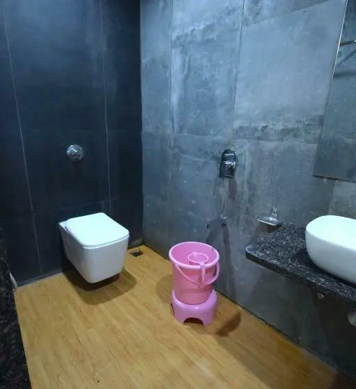 Quarto deluxe, Pari