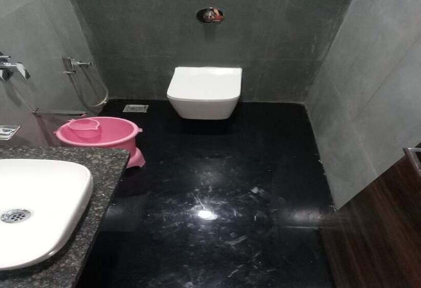 デラックスルーム, Pari