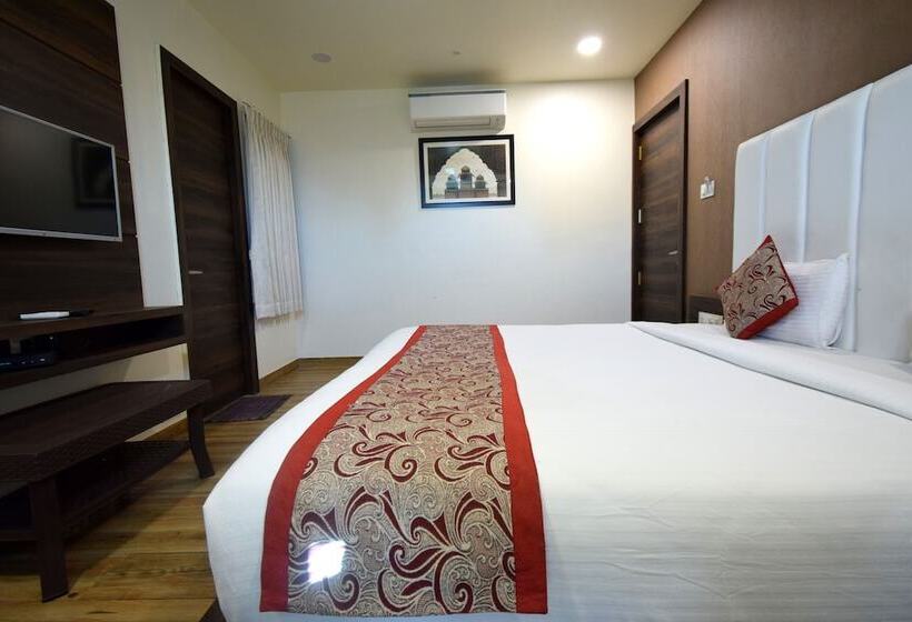 デラックスルーム, Pari