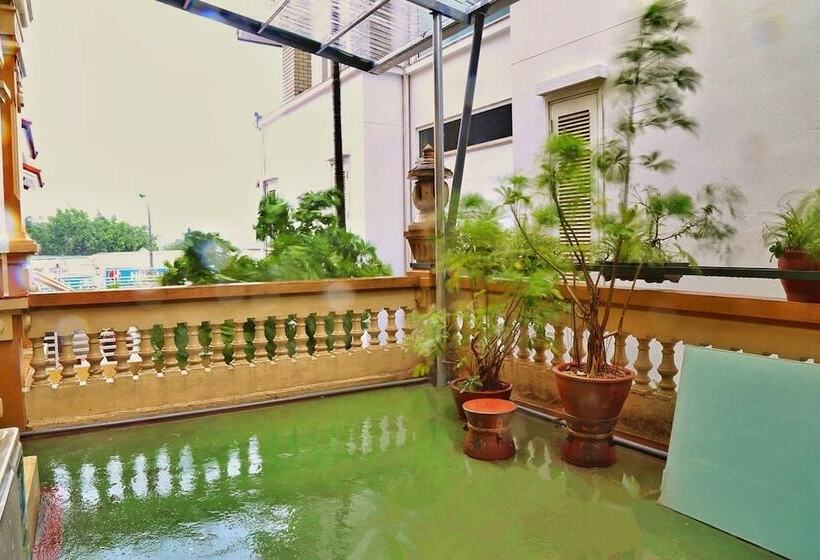 آپارتمان عادی 1 خوابه, An Apartment