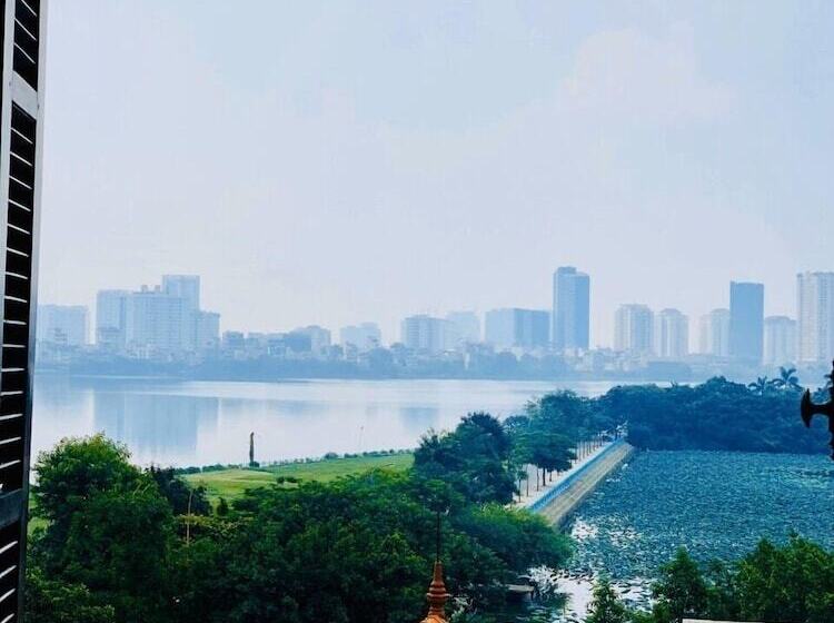 آپارتمان عادی 1 خوابه, An Apartment