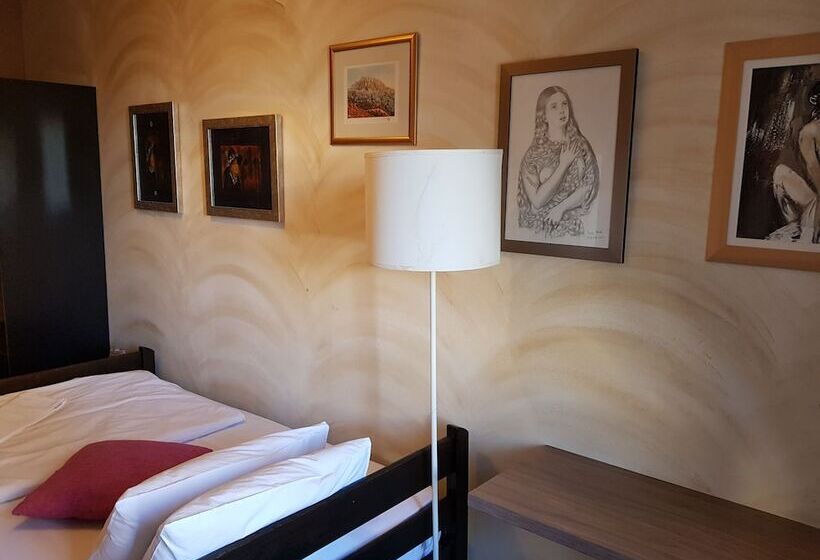 חדר סטנדרט חדר אמבטיה משותף, Hostel Morcic Ri