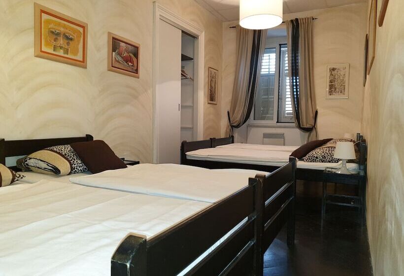 הכלכלה חדר לארבעה עם מקלחת משותפת, Hostel Morcic Ri