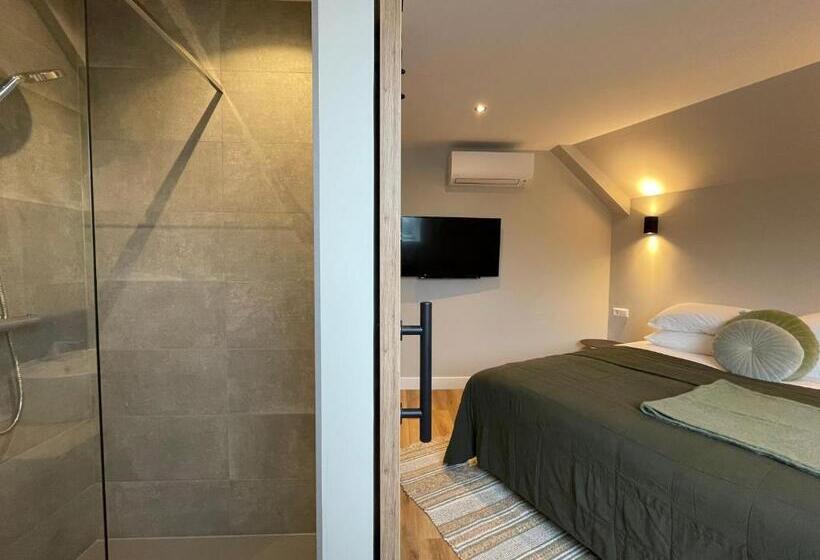 Quarto Estandar, Restaurant Lely