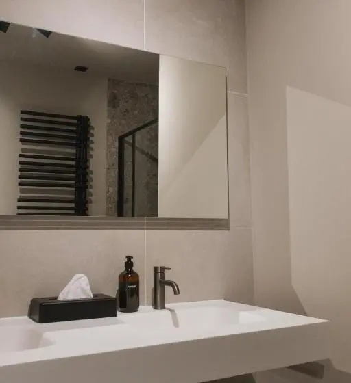 ファミリーステューディオ, Carré Hotel Zuid Limburg