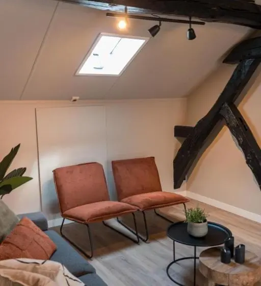 ファミリーステューディオ, Carré Hotel Zuid Limburg