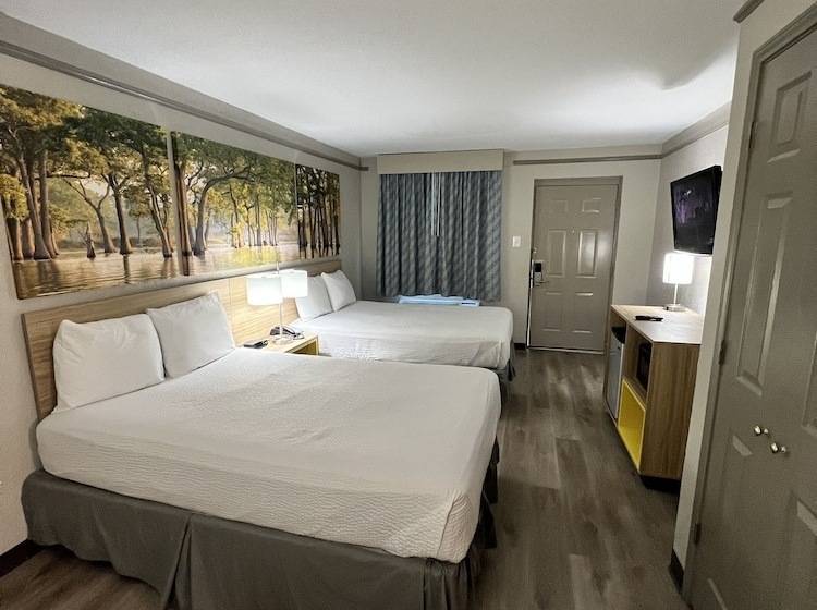 غرفه قياسيه سريرين مزدوجين, Days Inn By Wyndham Sulphur West