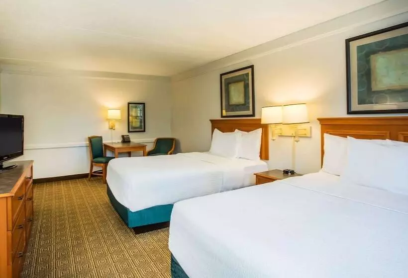 ２ダブルベッドのスタンダードルーム, La Quinta Inn By Wyndham Tallahassee North