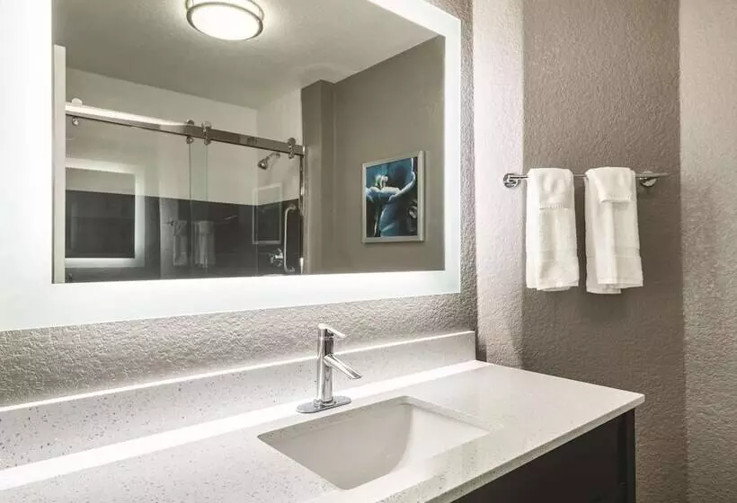 ２ダブルベッドのスタンダードルーム, La Quinta By Wyndham Orlando Lake Mary