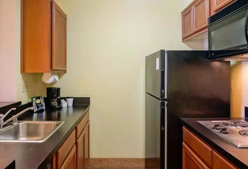 キングサイズベッドのデラックススイート, Larkspur Landing Extended Stay Suites South San Francisco