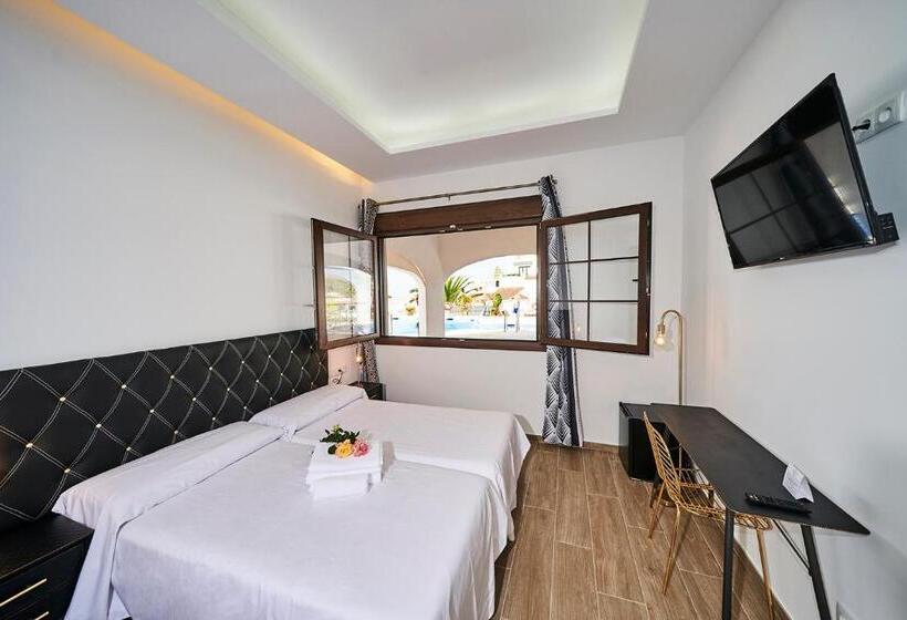 غرفة قياسية مطلّة علي حمام السباحة, Bajamar Ancladero Playa