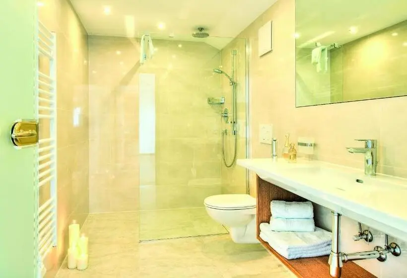 Suite, Garni Urezza