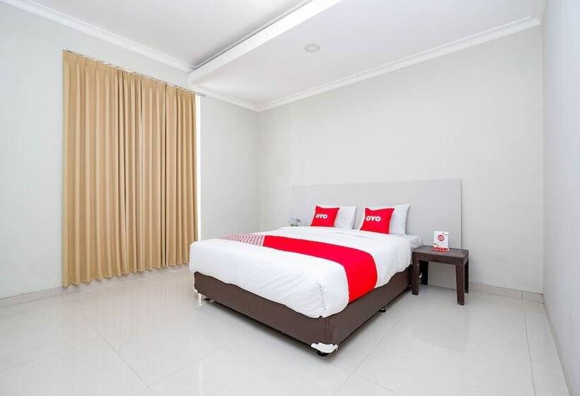 Quarto Estandar, Oyo 2133 Pintu Naga