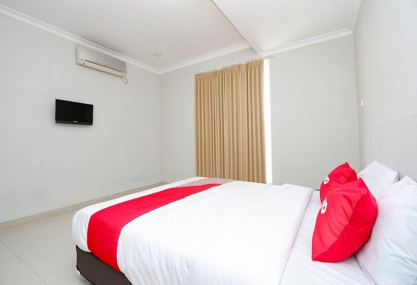 Quarto Estandar, Oyo 2133 Pintu Naga