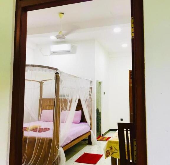 חדר אקונומי, Green Jade Inn Mirissa