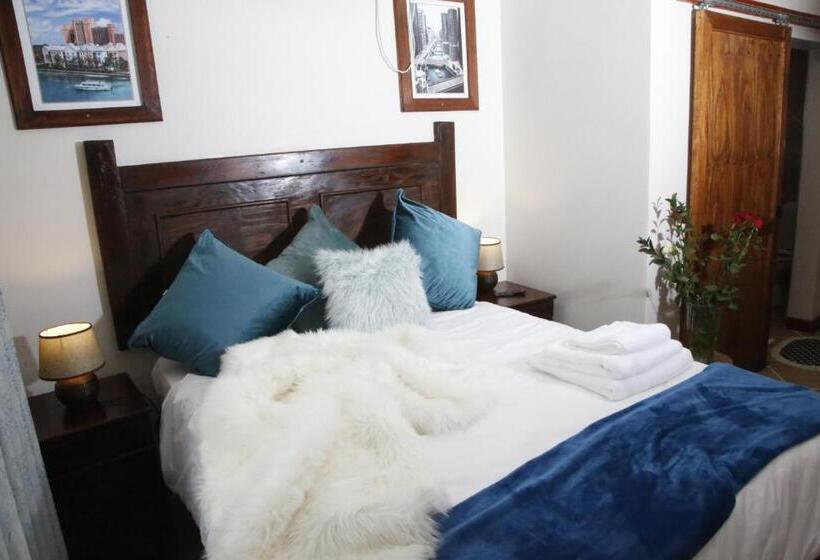 디럭스 룸, Travetel Or Tambo Airport