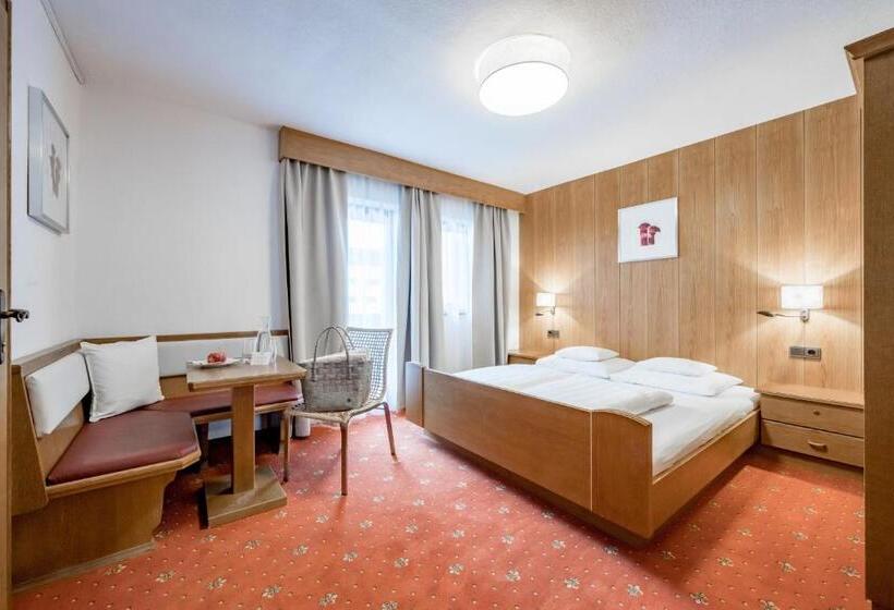 Pokój Standard z Balkonem, Bed & Breakfast Fender