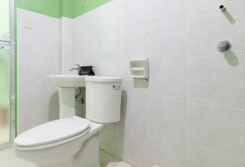 Habitació Estàndard, Reddoorz Near Mariners Legazpi