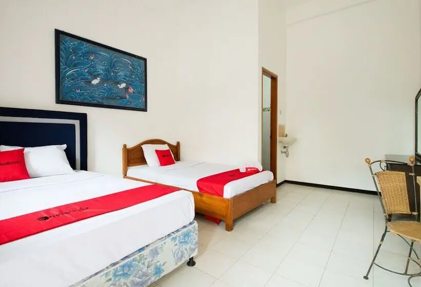 ファミリールーム, Reddoorz Syariah Near Gor Ken Arok