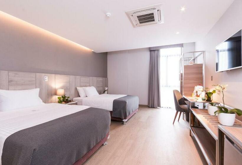 Номер Superior, Surya Lima