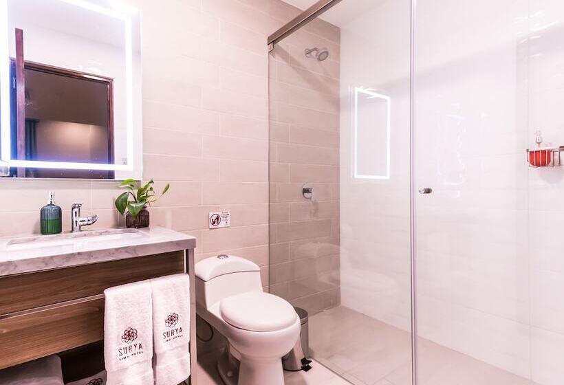 Номер Superior, Surya Lima