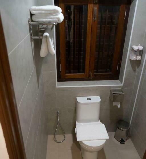 标准间, Mclane Boutique