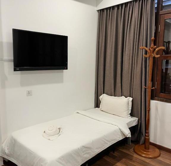 اتاق لوکس با تخت بزرگ, Mclane Boutique
