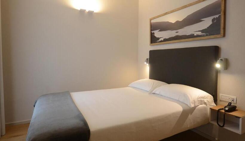 اتاق سوپریور, Albergo Centrale