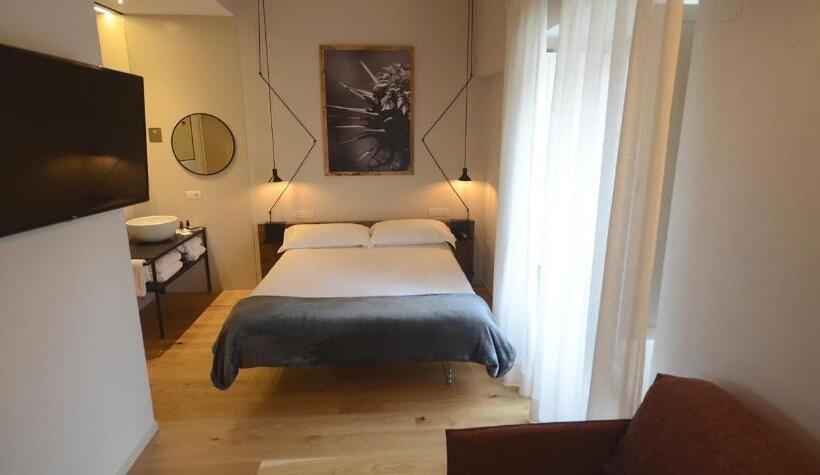 家庭小型套房, Albergo Centrale