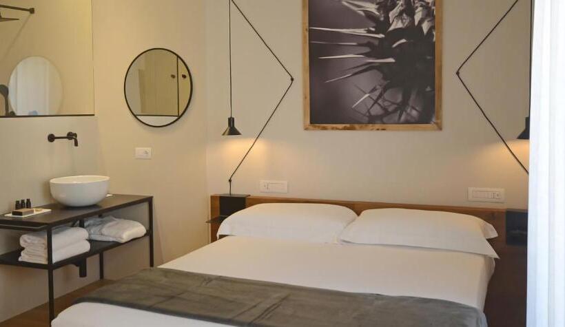 سوئیت جونیور خانوادگی, Albergo Centrale