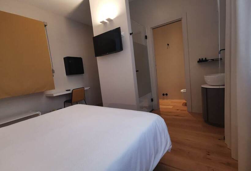 اتاق سوپریور, Albergo Centrale