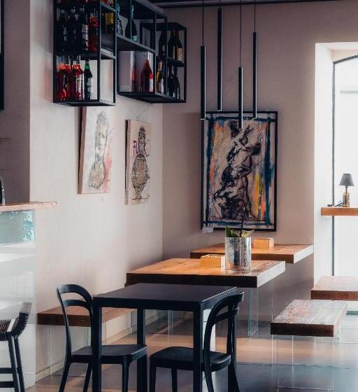 小型套房, Albergo Centrale