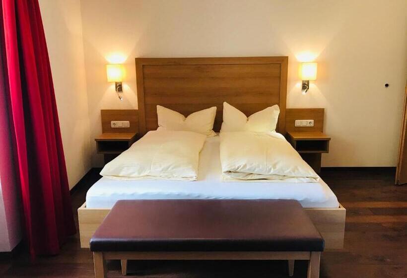 Номер Стандарт, Gasthof Zum Goldenen Lamm