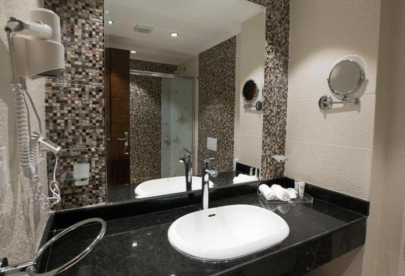 اتاق سوپریور با چشم‌انداز دریا, Golden Jewel