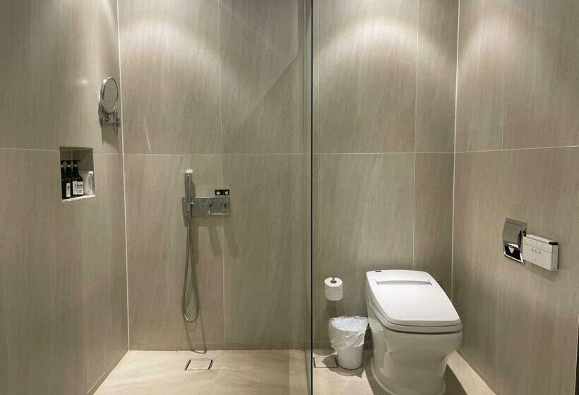 سوئیت با وان آب گرم, Zam101