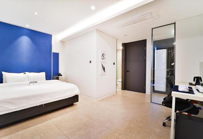 سوئیت با وان آب گرم, Zam101