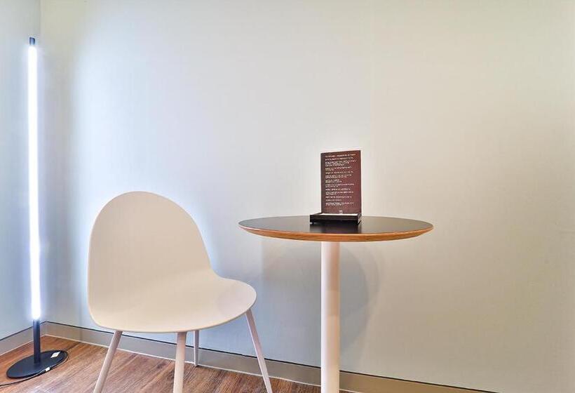 اتاق استاندارد, Zam101