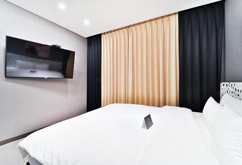 اتاق استاندارد, Zam101