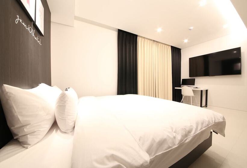 اتاق لوکس, Zam101