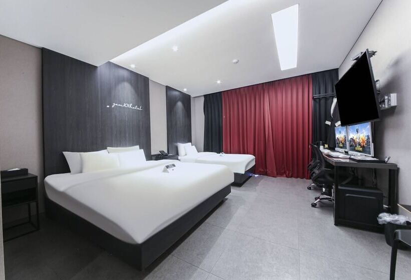 اتاق خانوادگی, Zam101