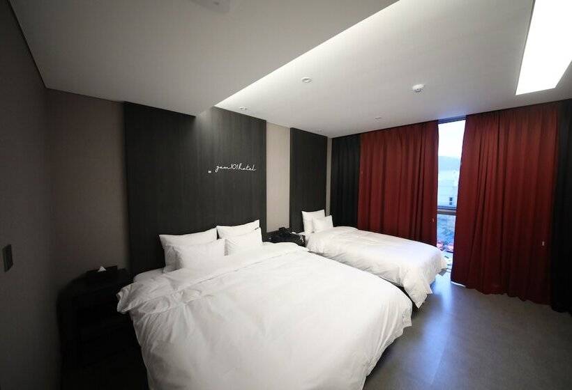 اتاق خانوادگی, Zam101