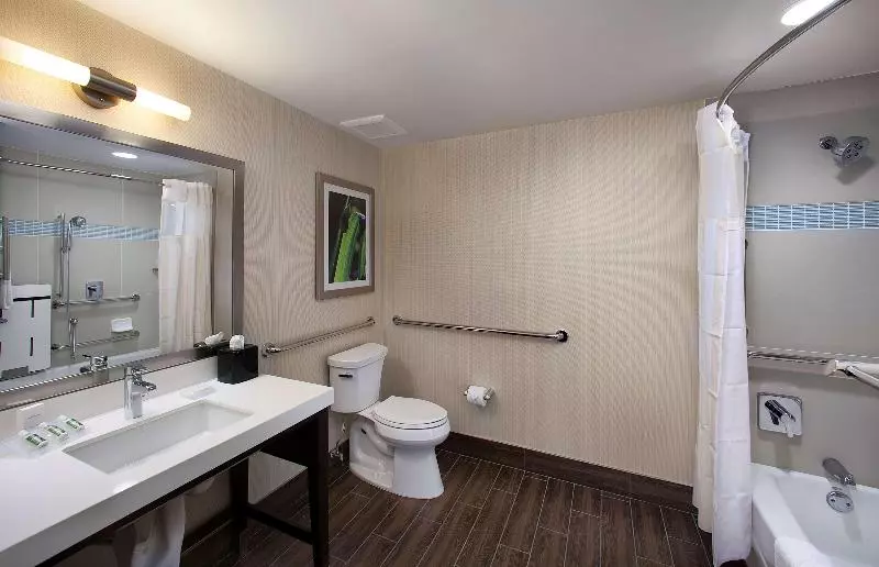 اتاق استاندارد با تخت بزرگ, Hilton Garden Inn Marina Del Rey