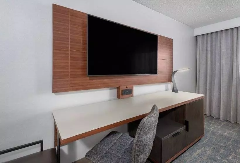 اتاق استاندارد با تخت دوبل, Madison Marriott West