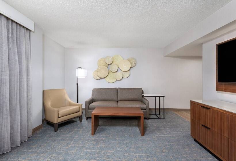 إستوديو قياسى سرير مزدوج, Madison Marriott West