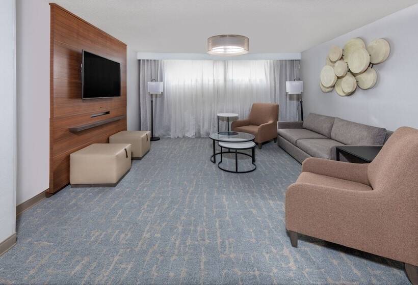 جناح, Madison Marriott West