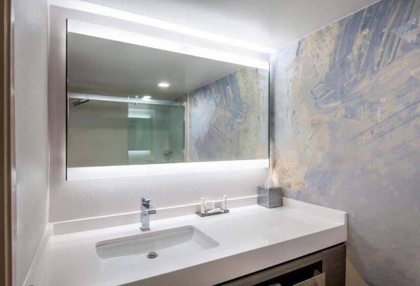 스위트, Madison Marriott West