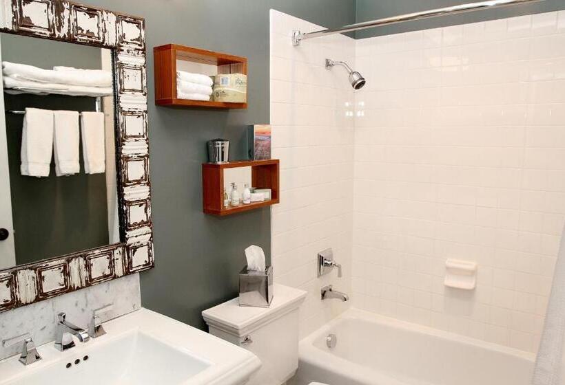 إستوديو قياسى سرير كينج, Majestic Inn And Spa