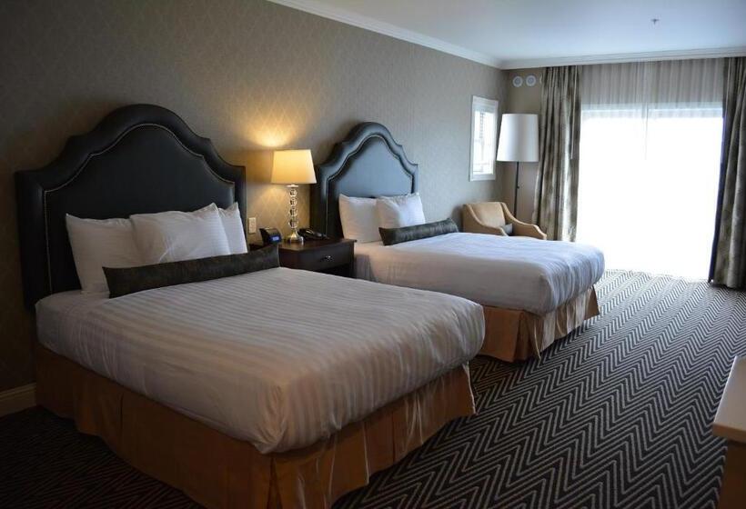 غرفة قياسية رباعية, Majestic Inn And Spa