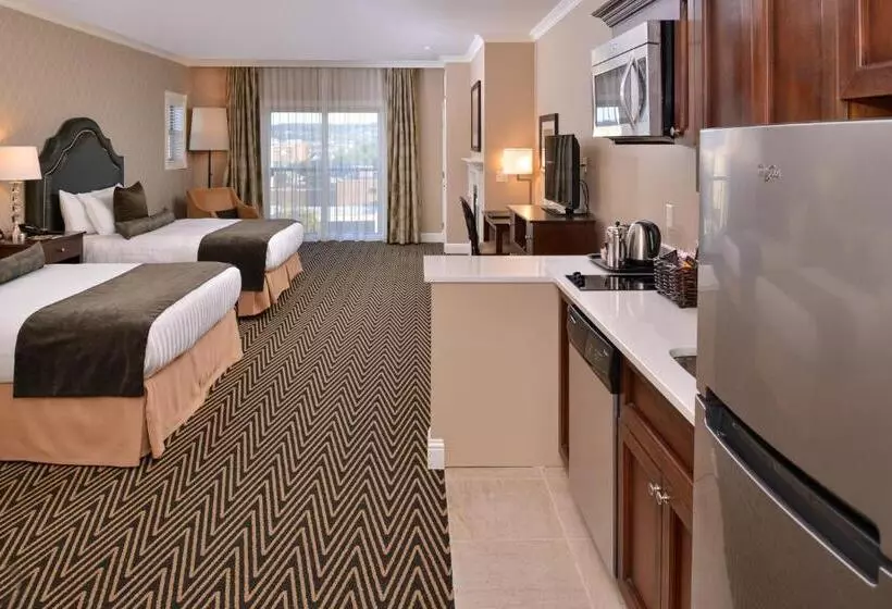 スタンダード４人部屋, Majestic Inn And Spa