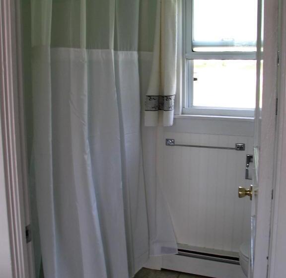 غرفة سوبيريور, Maple Leaf Motel